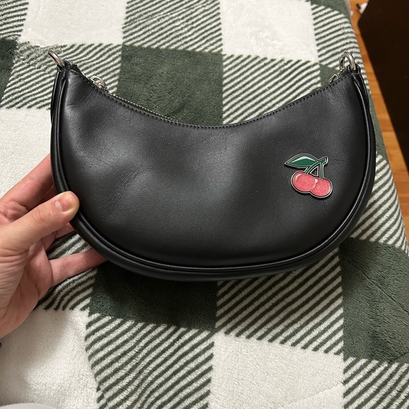 Coach Mira - Picture 1 of 8